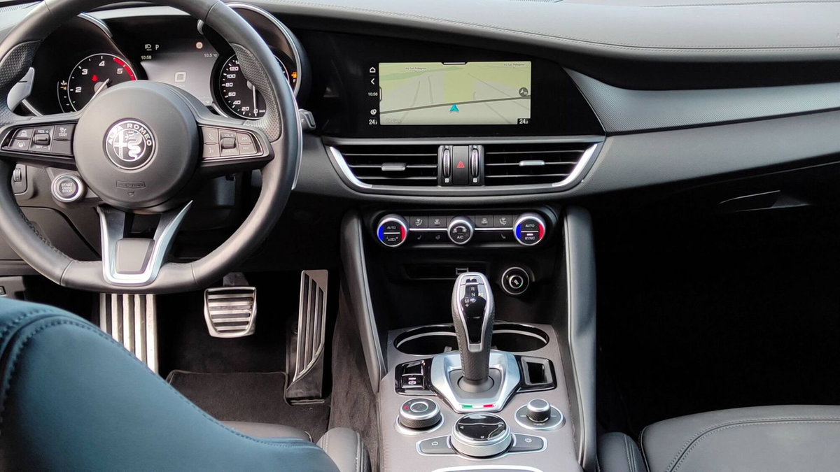 Alfa Romeo Giulia 2.2 Turbodiesel 210 CV AT8 AWD Q4 Veloce Ti (15)