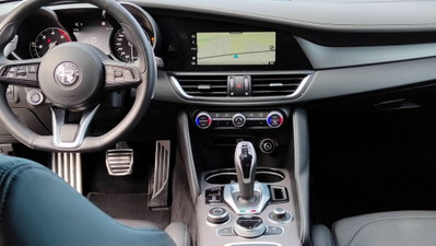 Alfa Romeo Giulia 2.2 Turbodiesel 210 CV AT8 AWD Q4 Veloce Ti (15)