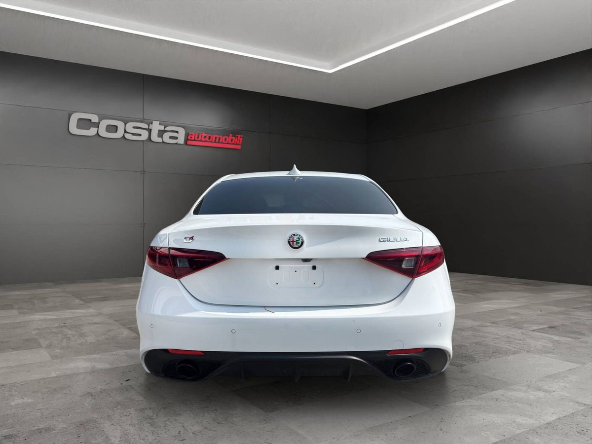 Alfa Romeo Giulia 2.2 Turbodiesel 210 CV AT8 AWD Q4 Veloce Ti (6)