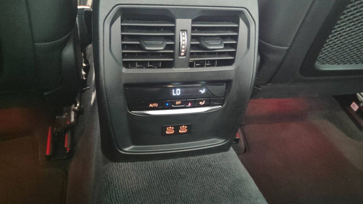 BMW Serie 3 318d 48V Msport (16)