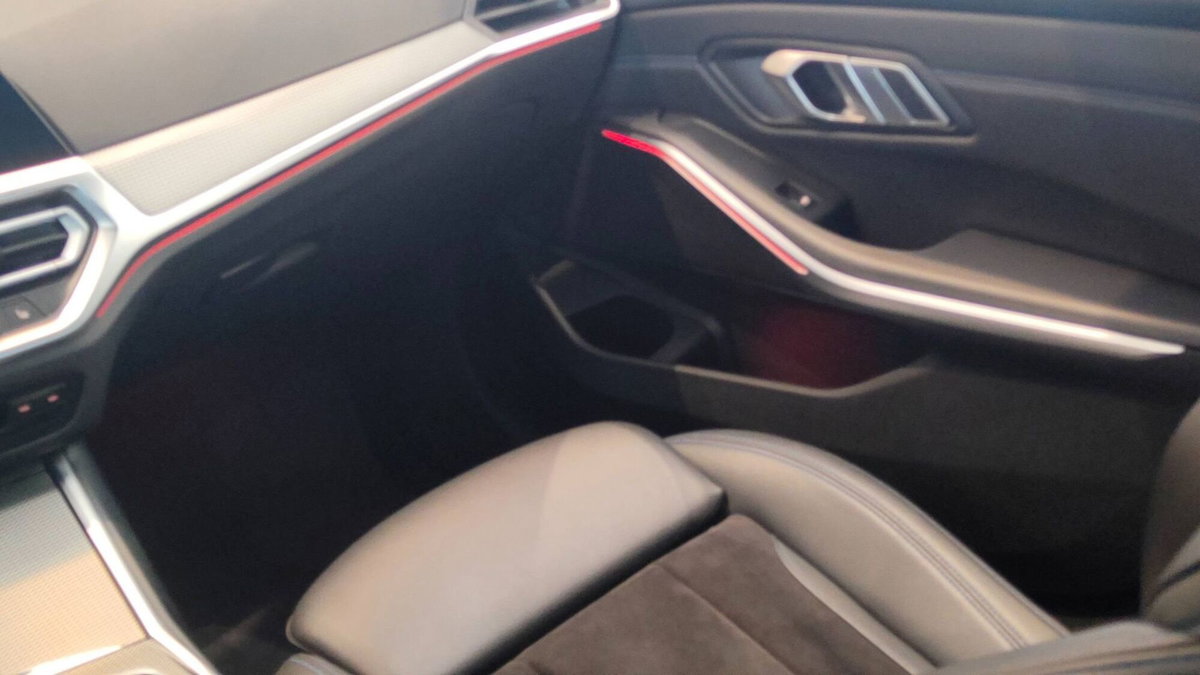 BMW Serie 3 318d 48V Msport (17)