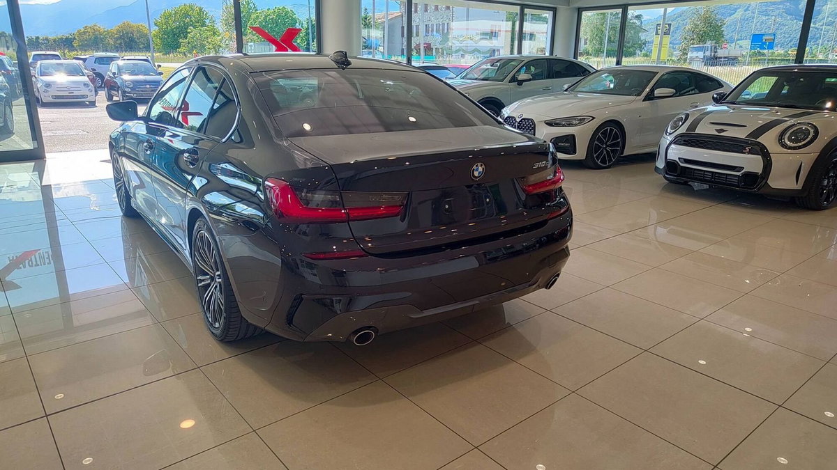BMW Serie 3 318d 48V Msport (7)