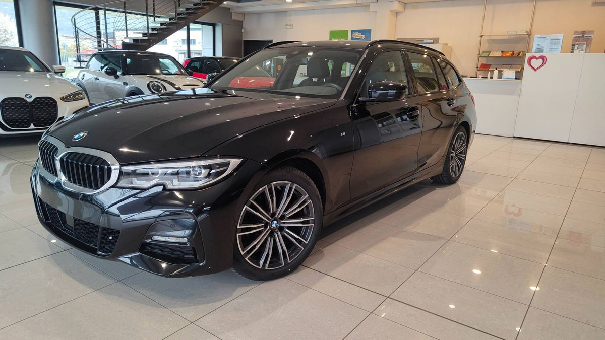 BMW Serie 3 Touring 320i  Msport (2)