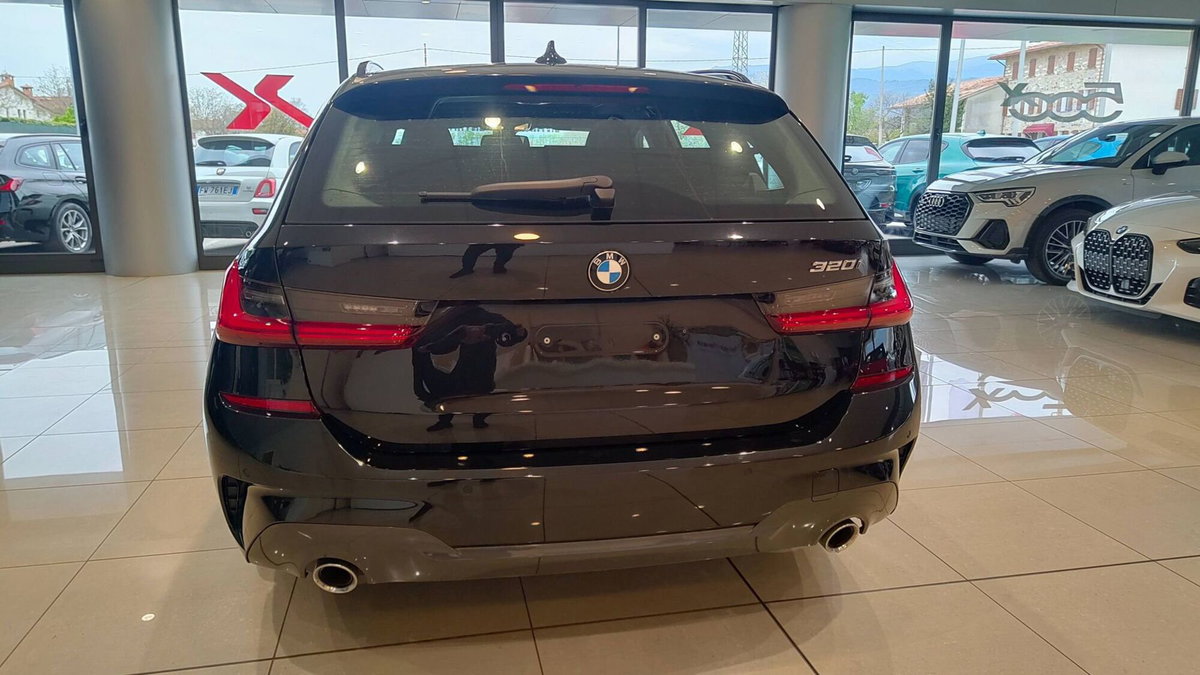 BMW Serie 3 Touring 320i  Msport (6)