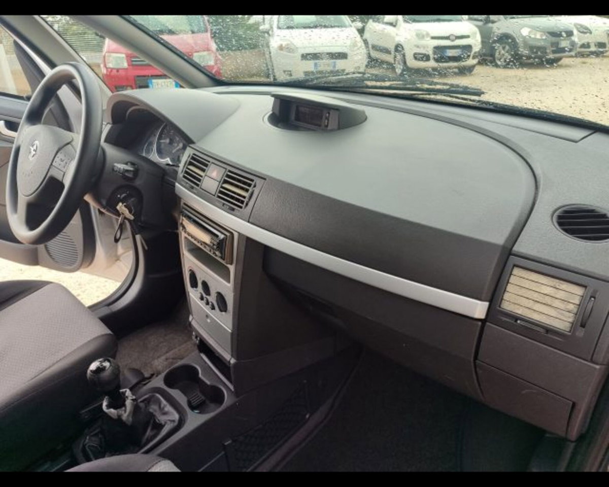 Opel Meriva 1.6 16V Club (2)