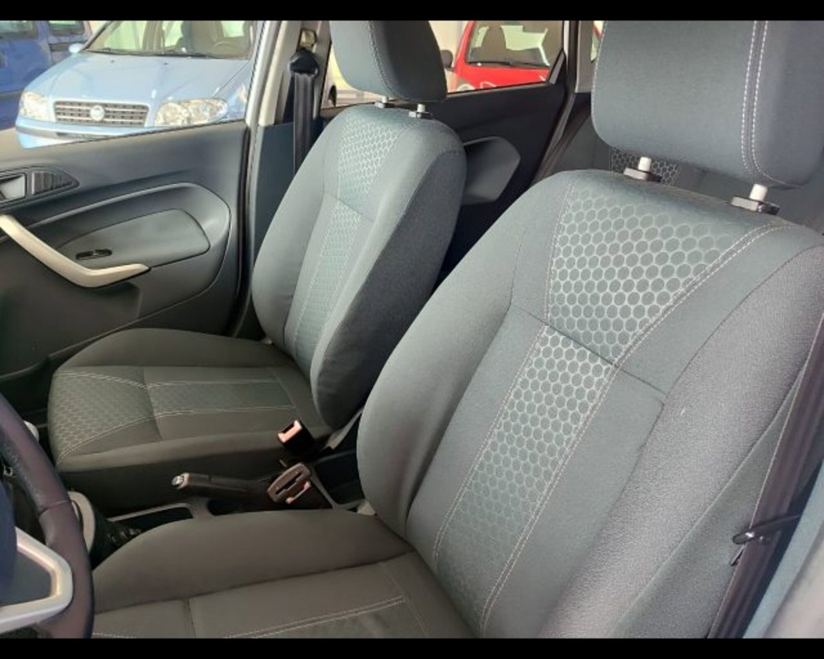 Ford Fiesta 1.4 5 porte Bz.- GPL Titanium (14)