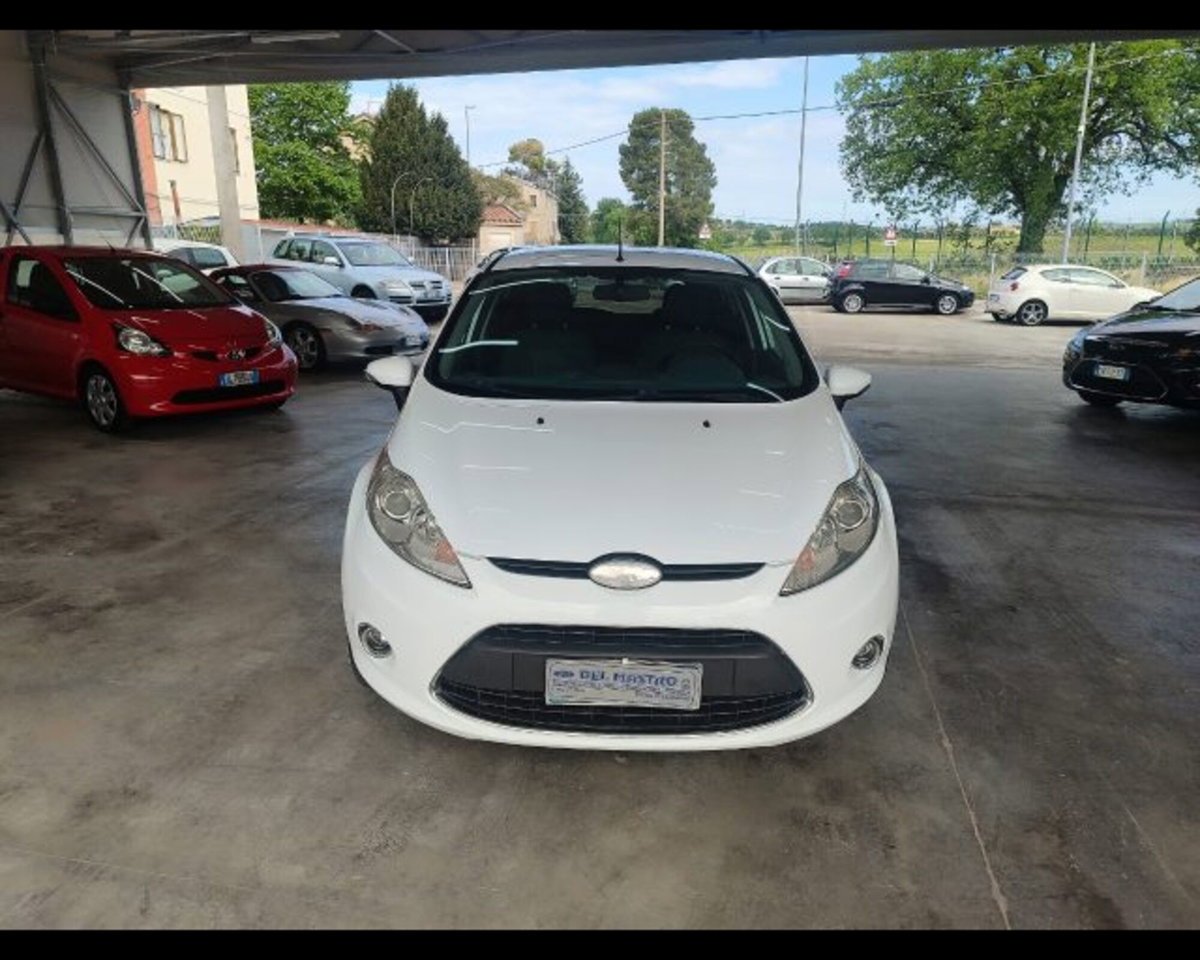 Ford Fiesta 1.4 5 porte Bz.- GPL Titanium (2)