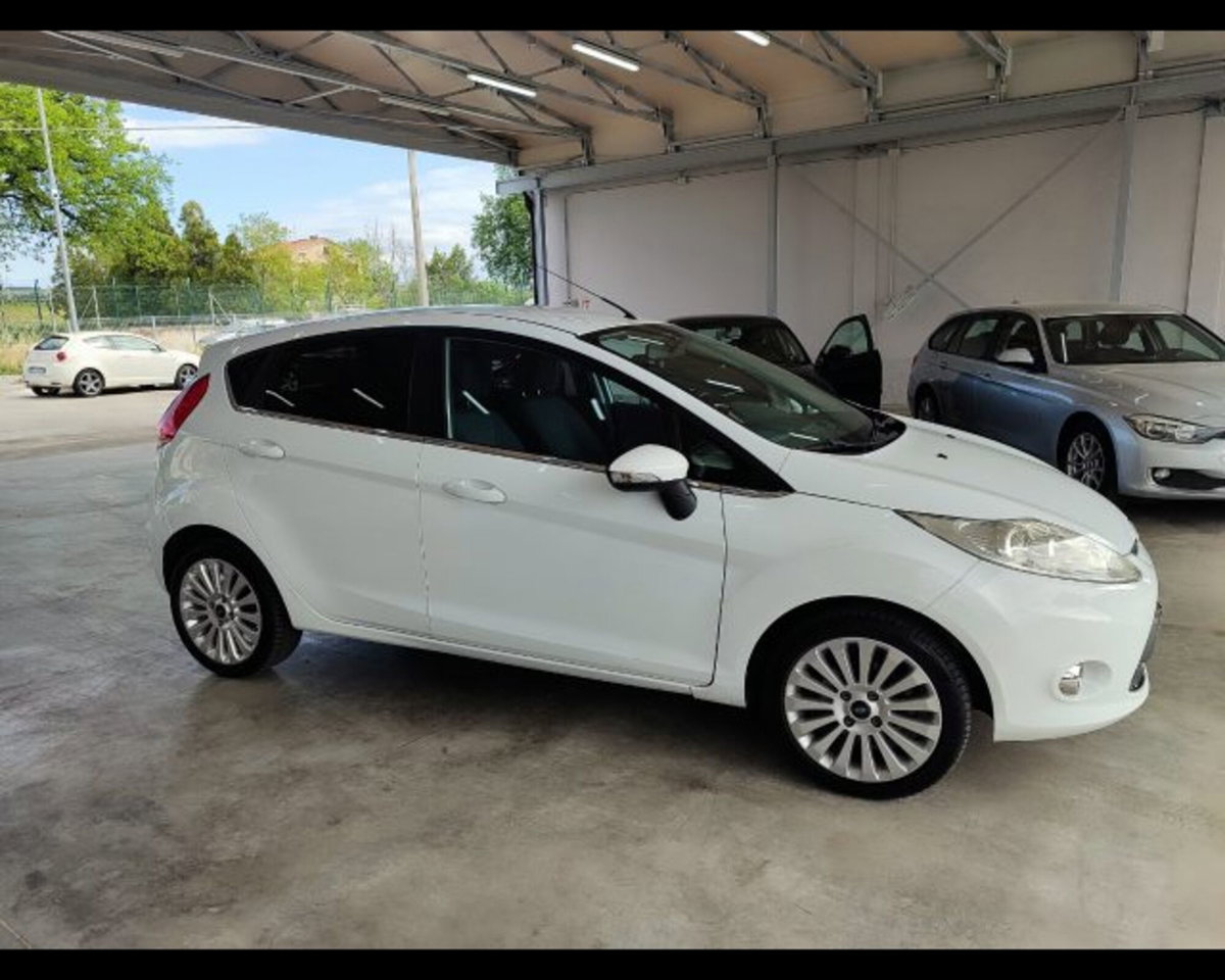 Ford Fiesta 1.4 5 porte Bz.- GPL Titanium (4)