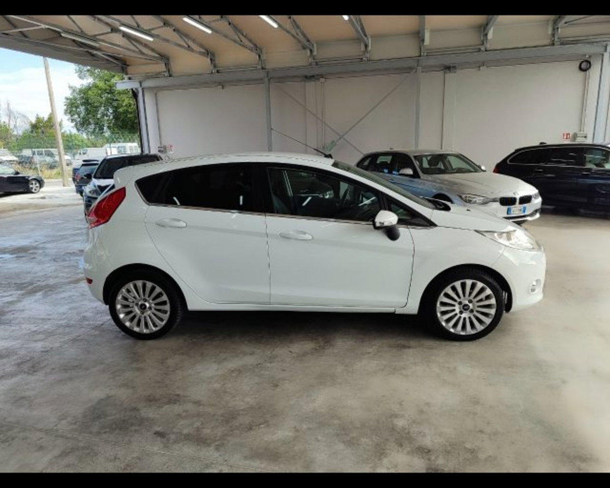 Ford Fiesta 1.4 5 porte Bz.- GPL Titanium (5)