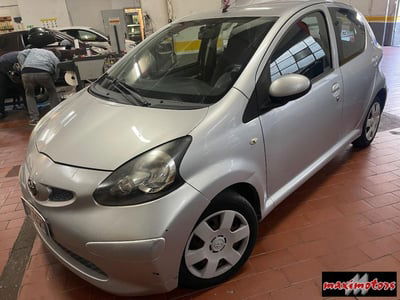Toyota Aygo 1.0 12V VVT-i 5 porte Sol usata