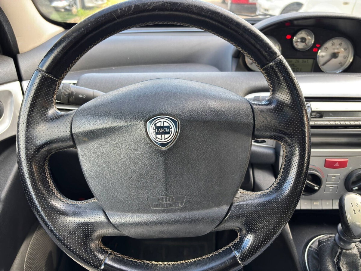 Lancia Ypsilon 1.2 (10)