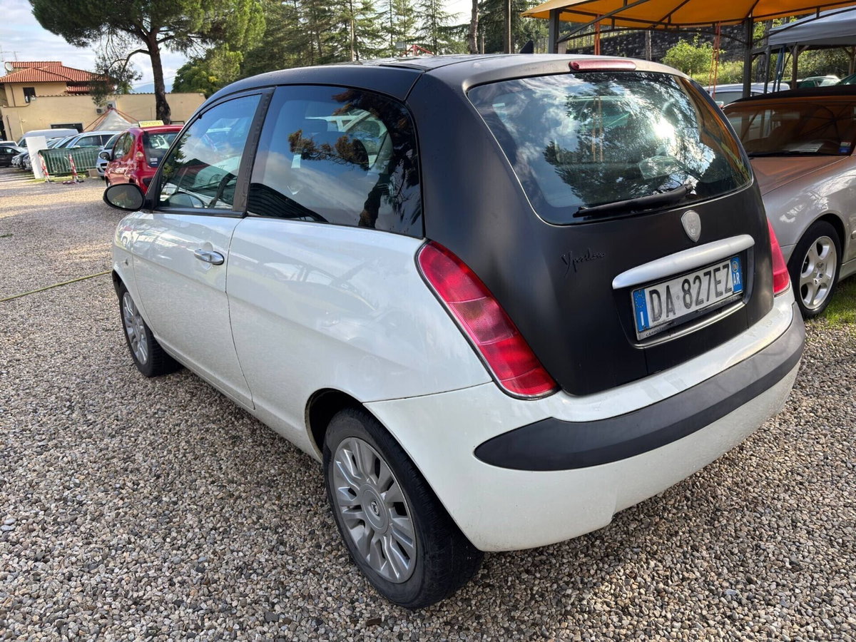 Lancia Ypsilon 1.2 (4)
