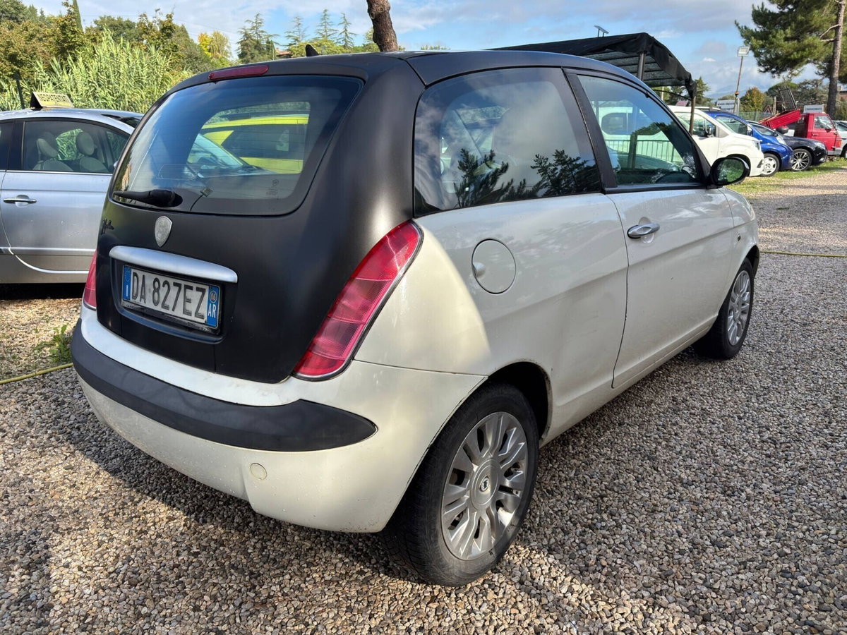 Lancia Ypsilon 1.2 (6)