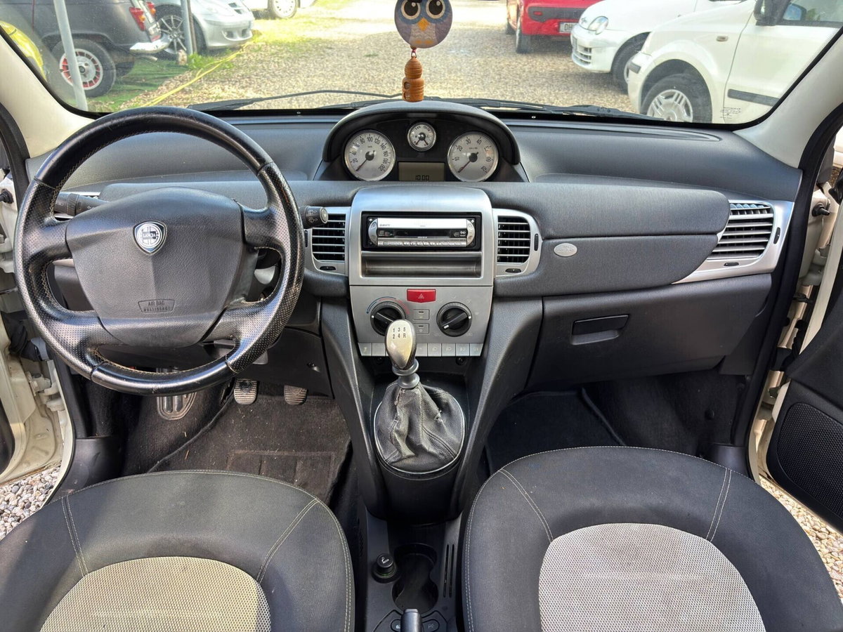 Lancia Ypsilon 1.2 (9)