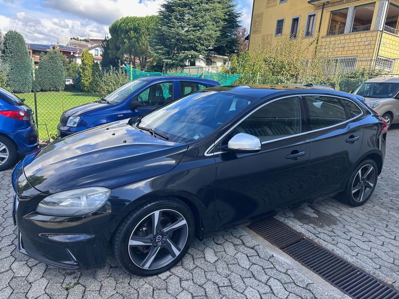 Volvo V40 D2 1.6 R-design Momentum