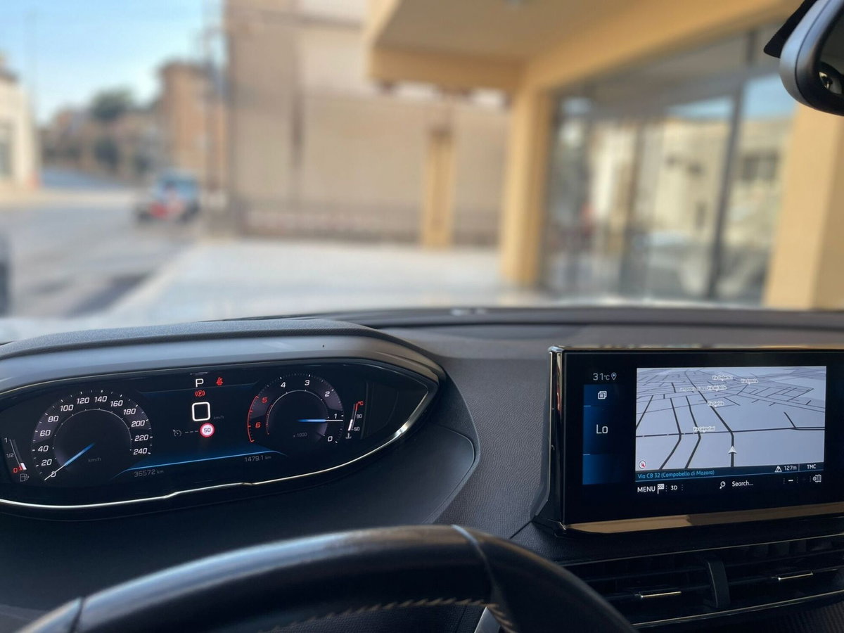 Peugeot 3008 BlueHDi 130 S&S EAT8 Active Business (16)
