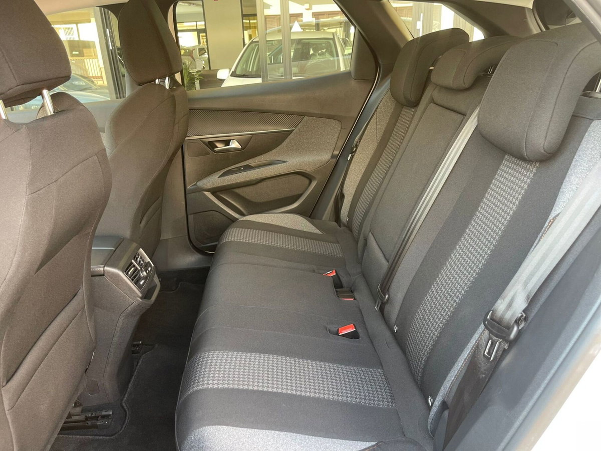 Peugeot 3008 BlueHDi 130 S&S EAT8 Active Business (7)