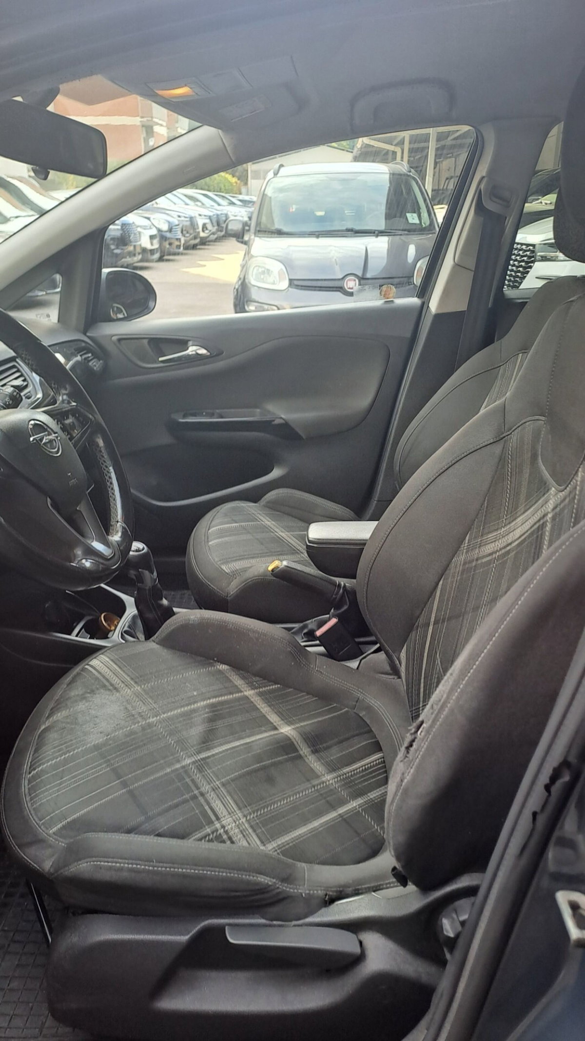 Opel Corsa 1.2 5 porte (3)
