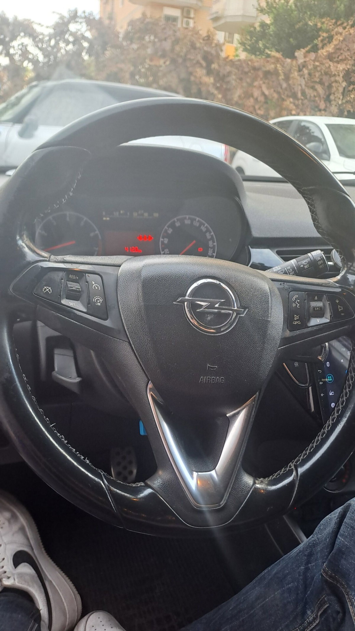 Opel Corsa 1.2 5 porte (4)