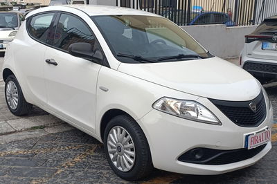 Lancia Ypsilon 1.2 69 CV 5 porte Elefantino Blu usata