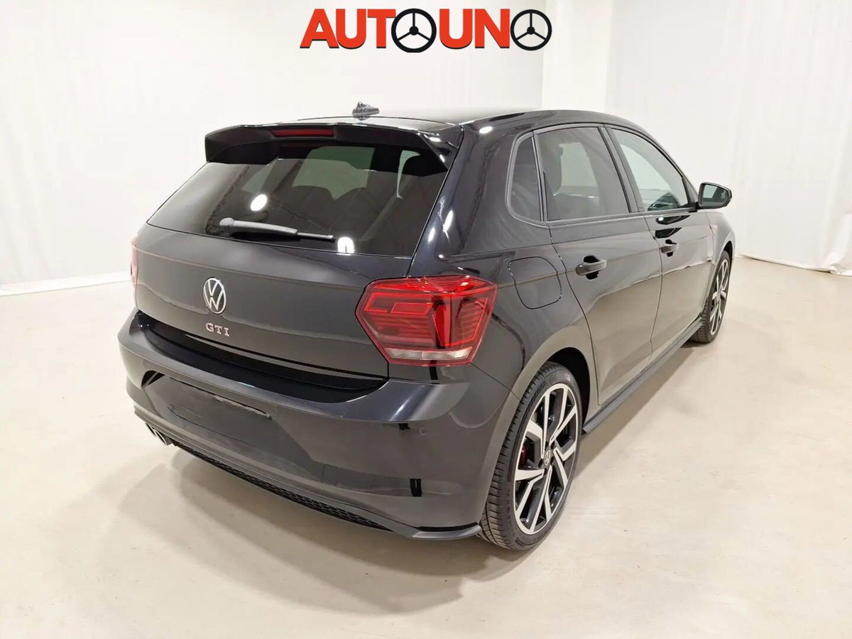 Volkswagen Polo 2.0 tsi GTI dsg (2)