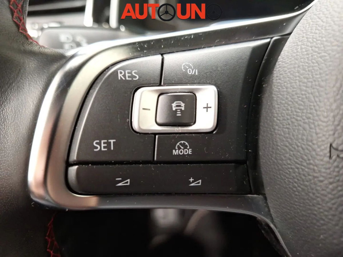 Volkswagen Polo 2.0 tsi GTI dsg (6)