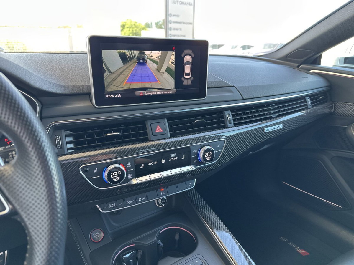 Audi A5 Coupé 3.2 V6 FSI quattro tiptronic (17)