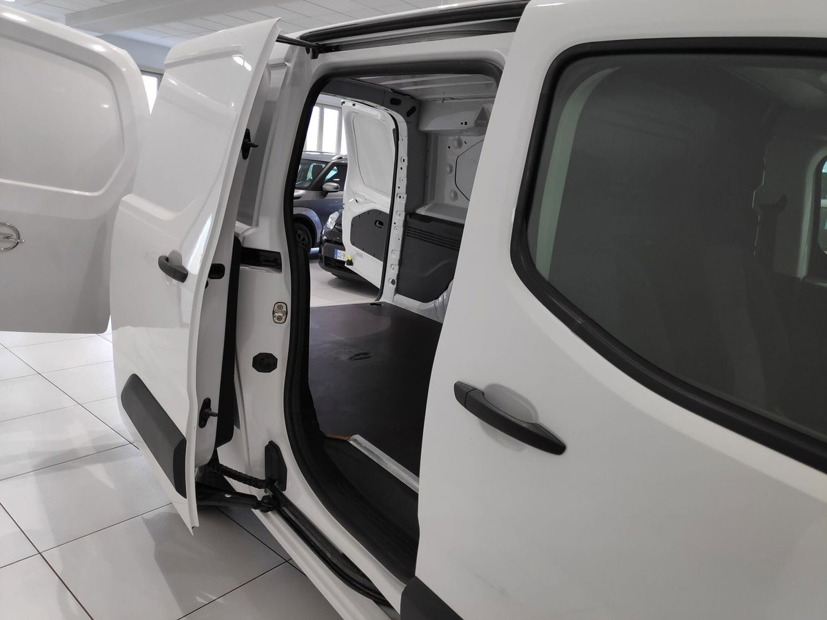 Opel Combo Furgone Cargo XL 1.5 Diesel 130CV PL 950kg Edition (4)