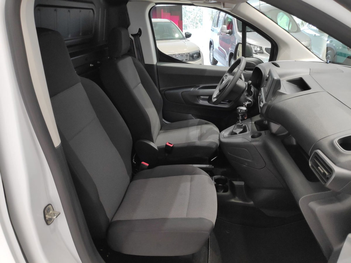 Opel Combo Furgone Cargo XL 1.5 Diesel 130CV PL 950kg Edition (8)
