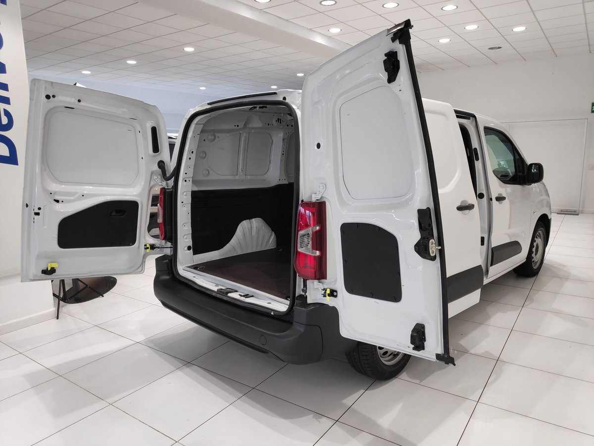 Opel Combo Furgone Cargo XL 1.5 Diesel 130CV PL 950kg Edition (9)