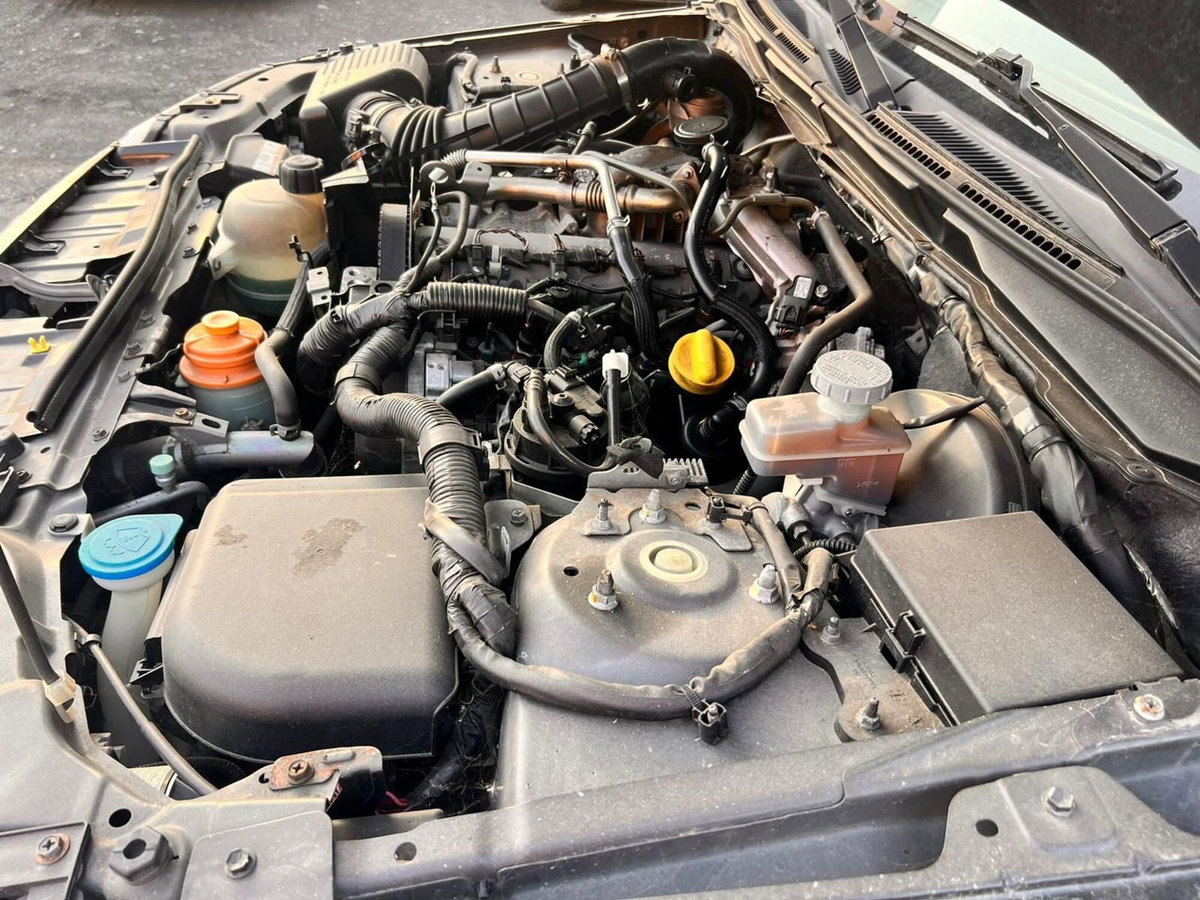 Suzuki Grand Vitara 1.9 DDiS 5 porte Executive (10)