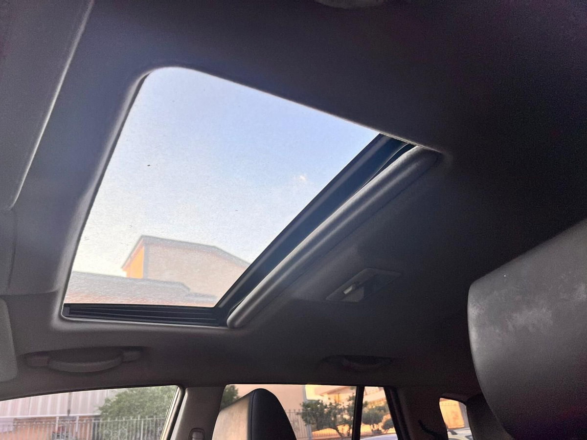 Suzuki Grand Vitara 1.9 DDiS 5 porte Executive (16)