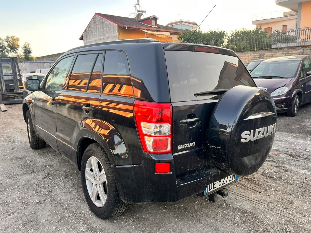 Suzuki Grand Vitara 1.9 DDiS 5 porte Executive (3)