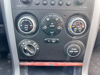 Suzuki Grand Vitara 1.9 DDiS 5 porte Executive (9)