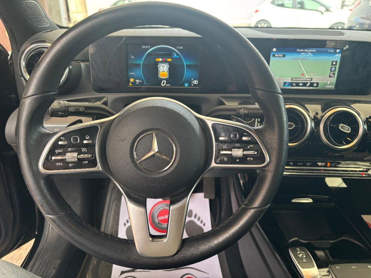Mercedes-Benz Classe A 180 d Automatic Sport (11)