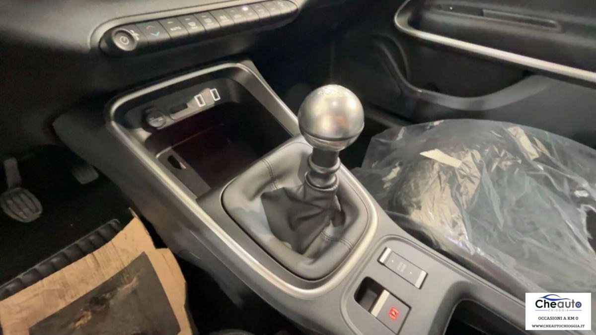 Jeep Avenger 1.2 turbo Summit fwd 100cv (14)