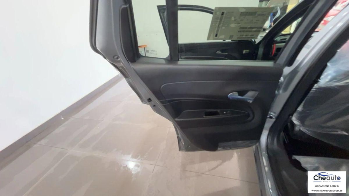 Jeep Avenger 1.2 turbo Summit fwd 100cv (16)