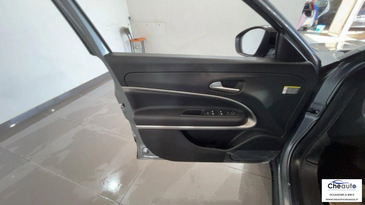 Jeep Avenger 1.2 turbo Summit fwd 100cv (9)