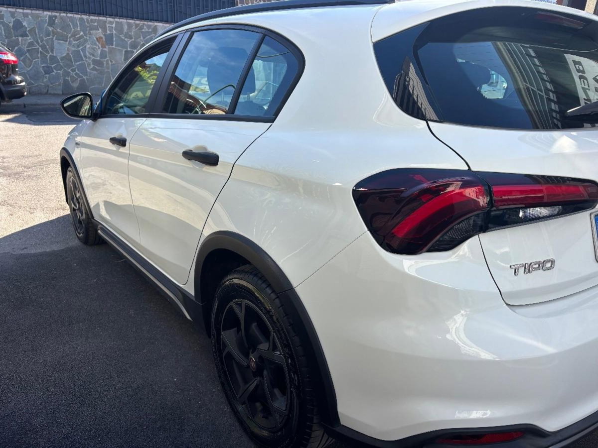 Fiat Tipo 1.6 mjt Cross s&s 130cv (10)