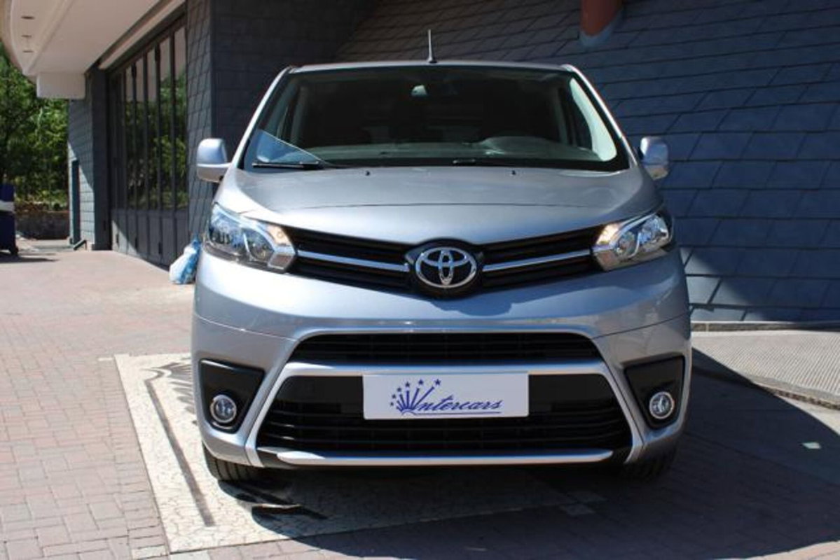 Toyota Proace 2.0D 144CV S&S PL-SL-TN Furgone Long 5p.14q Comfort (3)