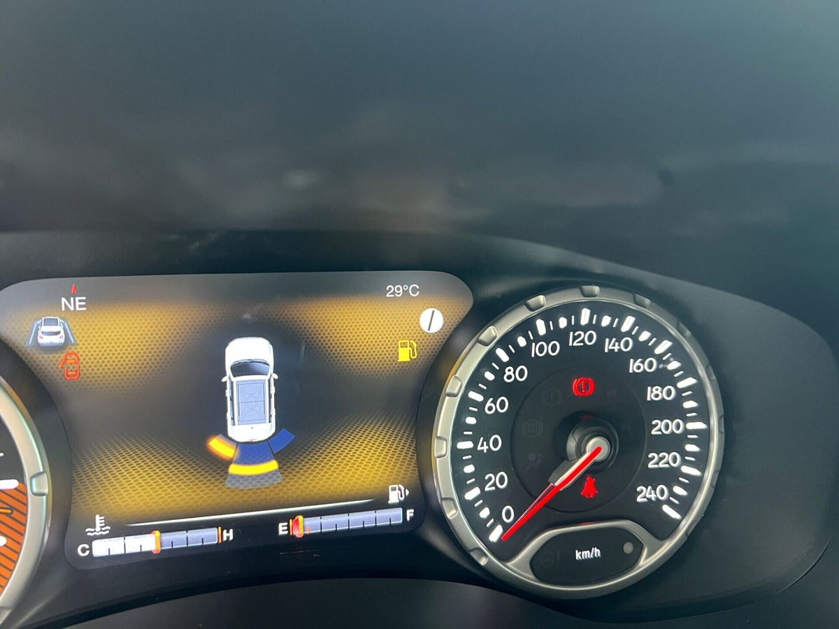 Jeep Renegade 1.6 Mjt 130 CV Limited (14)
