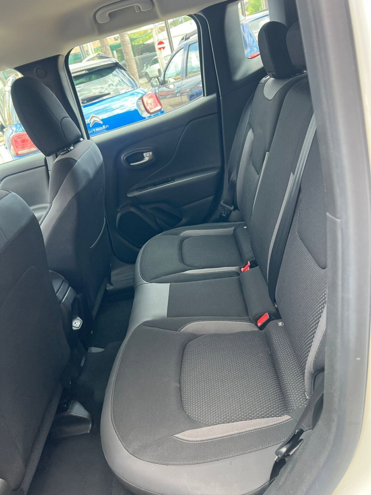 Jeep Renegade 1.6 Mjt 130 CV Limited (9)