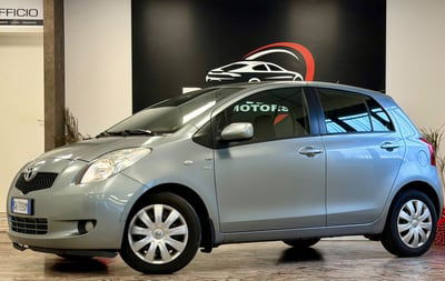 Toyota Yaris 1.D-4D 5 porte Navi usata