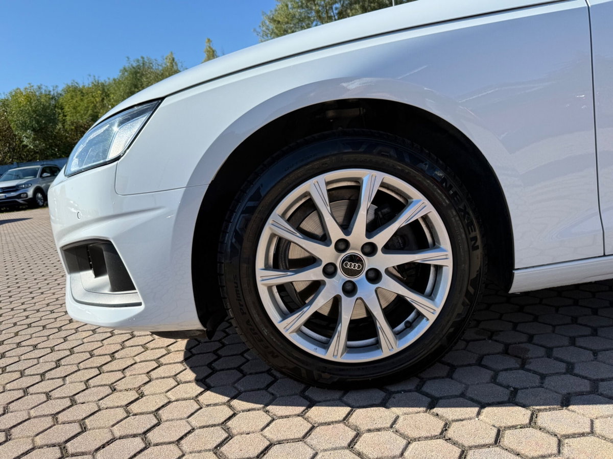 Audi A4 Avant 35 TDI/163 CV S tronic Business Advanced (10)