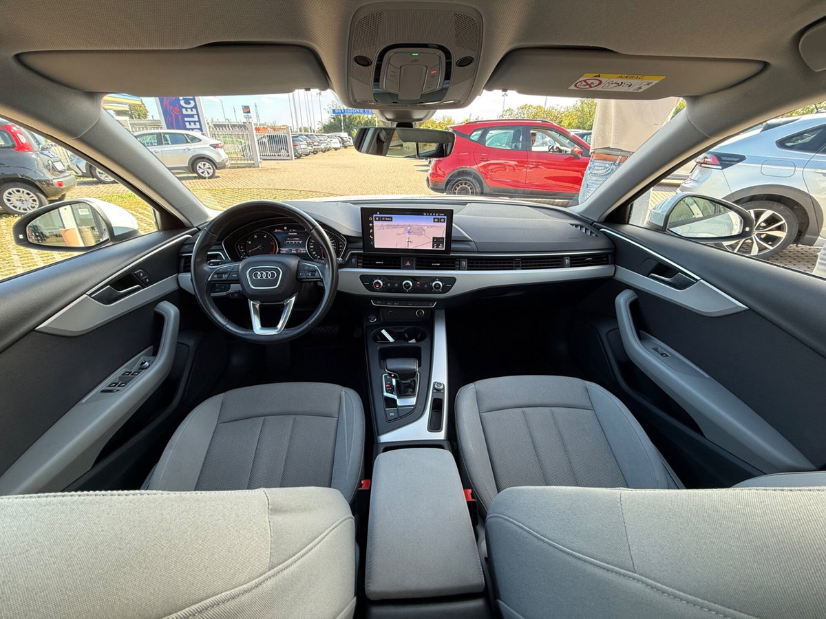 Audi A4 Avant 35 TDI/163 CV S tronic Business Advanced (12)