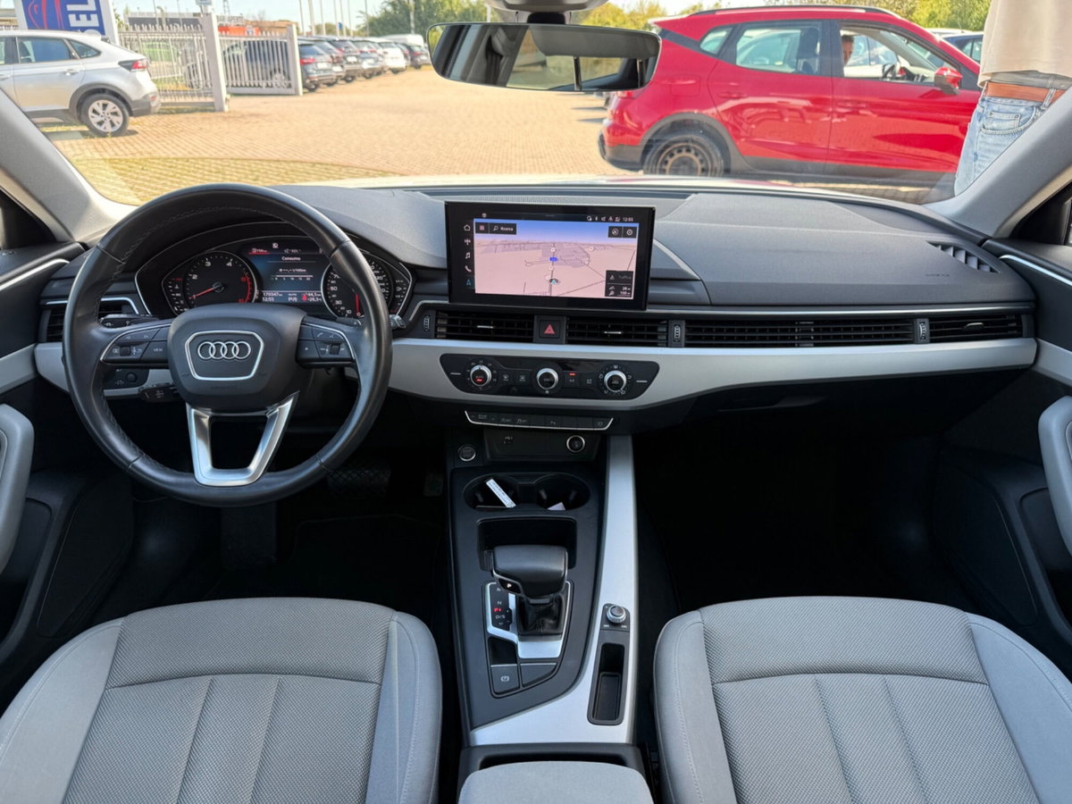 Audi A4 Avant 35 TDI/163 CV S tronic Business Advanced (13)