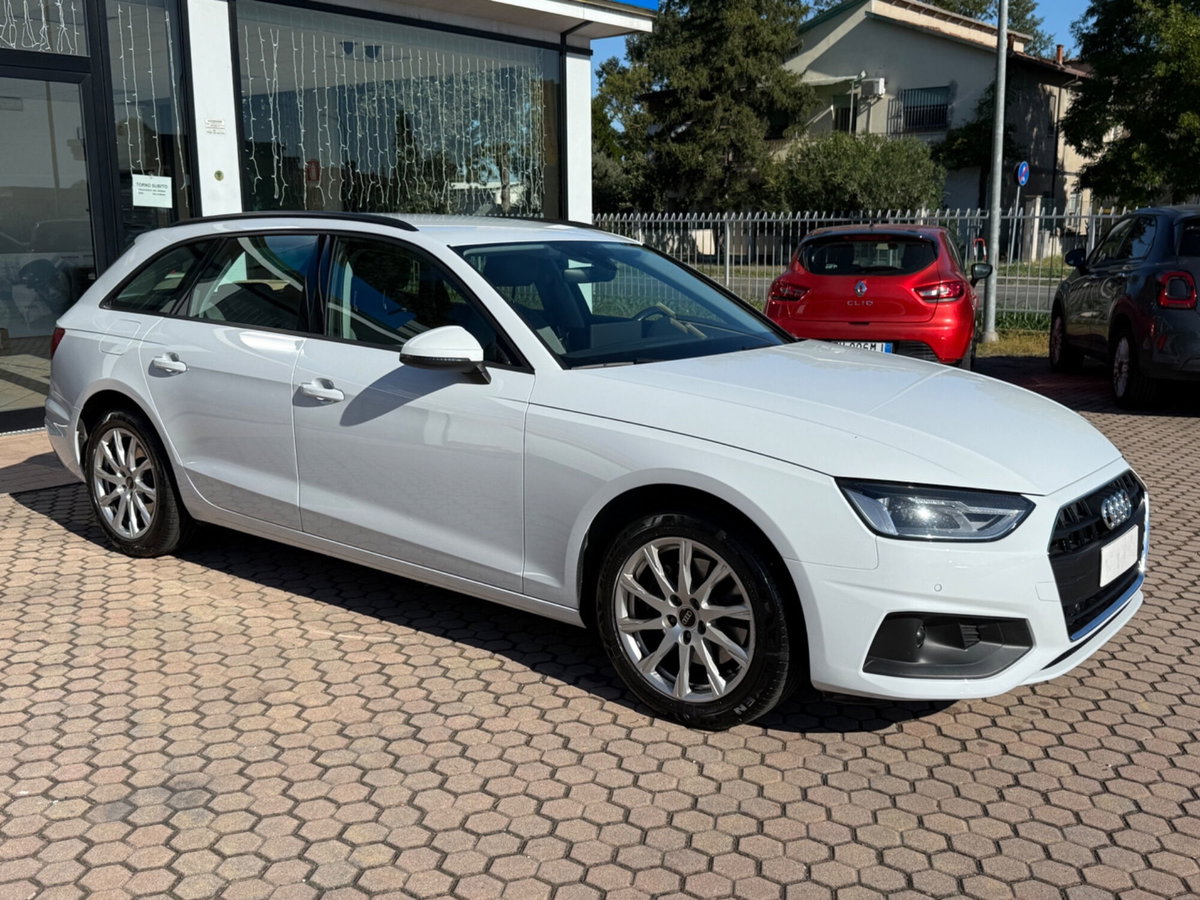 Audi A4 Avant 35 TDI/163 CV S tronic Business Advanced (2)