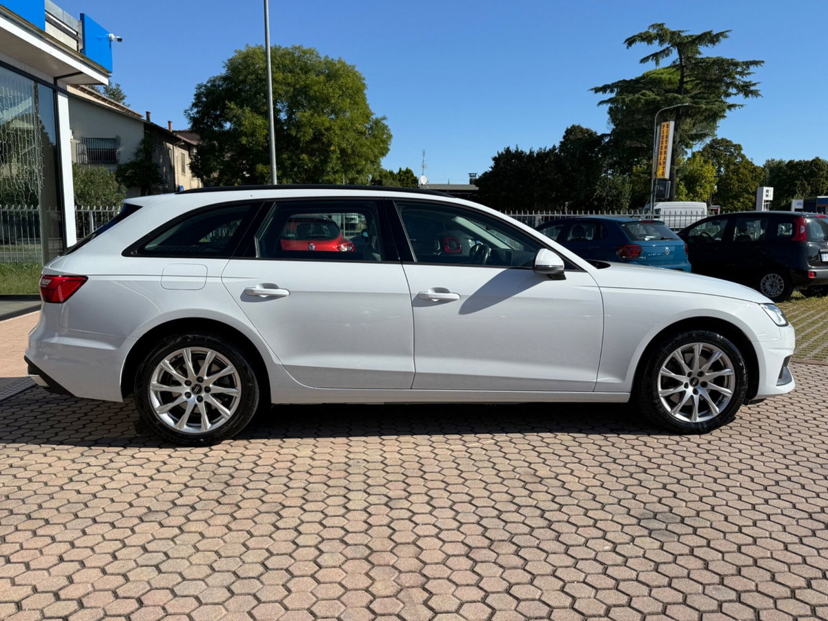 Audi A4 Avant 35 TDI/163 CV S tronic Business Advanced (3)