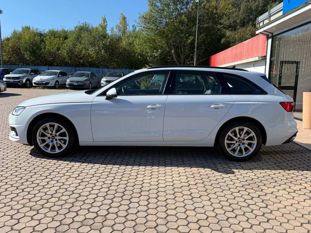 Audi A4 Avant 35 TDI/163 CV S tronic Business Advanced (4)