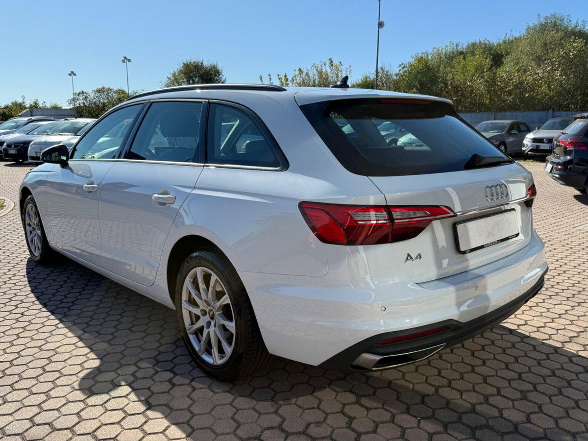 Audi A4 Avant 35 TDI/163 CV S tronic Business Advanced (7)
